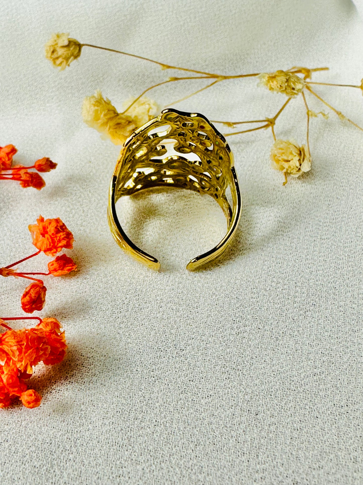 BOHEMIA verstellbarer Ring aus goldenem Edelstahl für Damen – Goldring mit farbigem Harz – Geschenkidee – Boho-Schmuck für Damen.