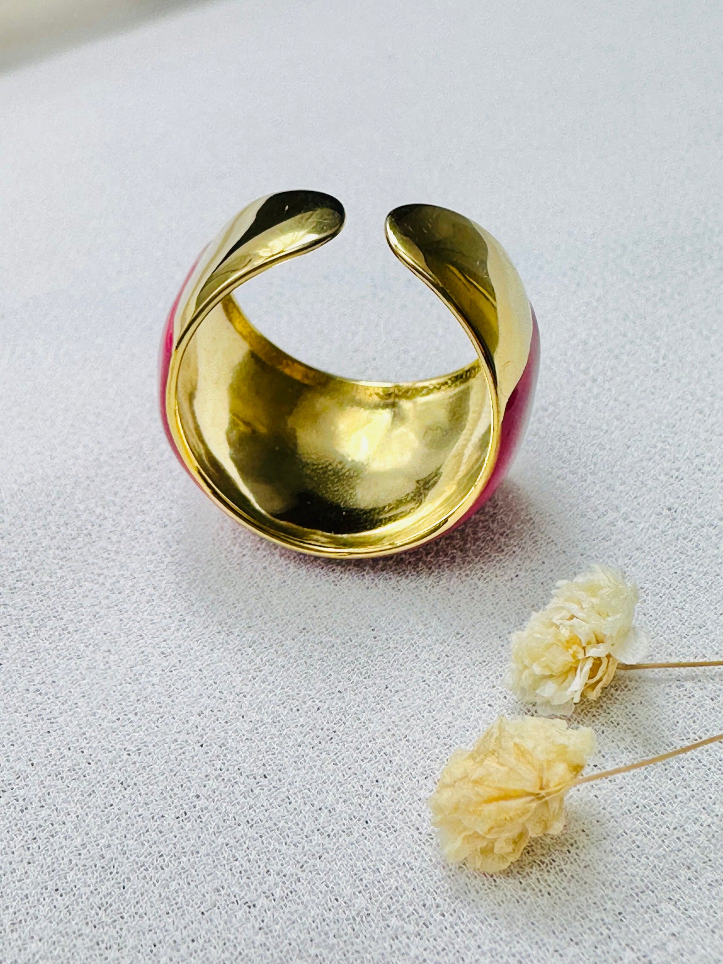 ROSE verstellbarer Ring aus goldenem Edelstahl für Damen – Rose Email – Geschenkidee – Damenschmuck.