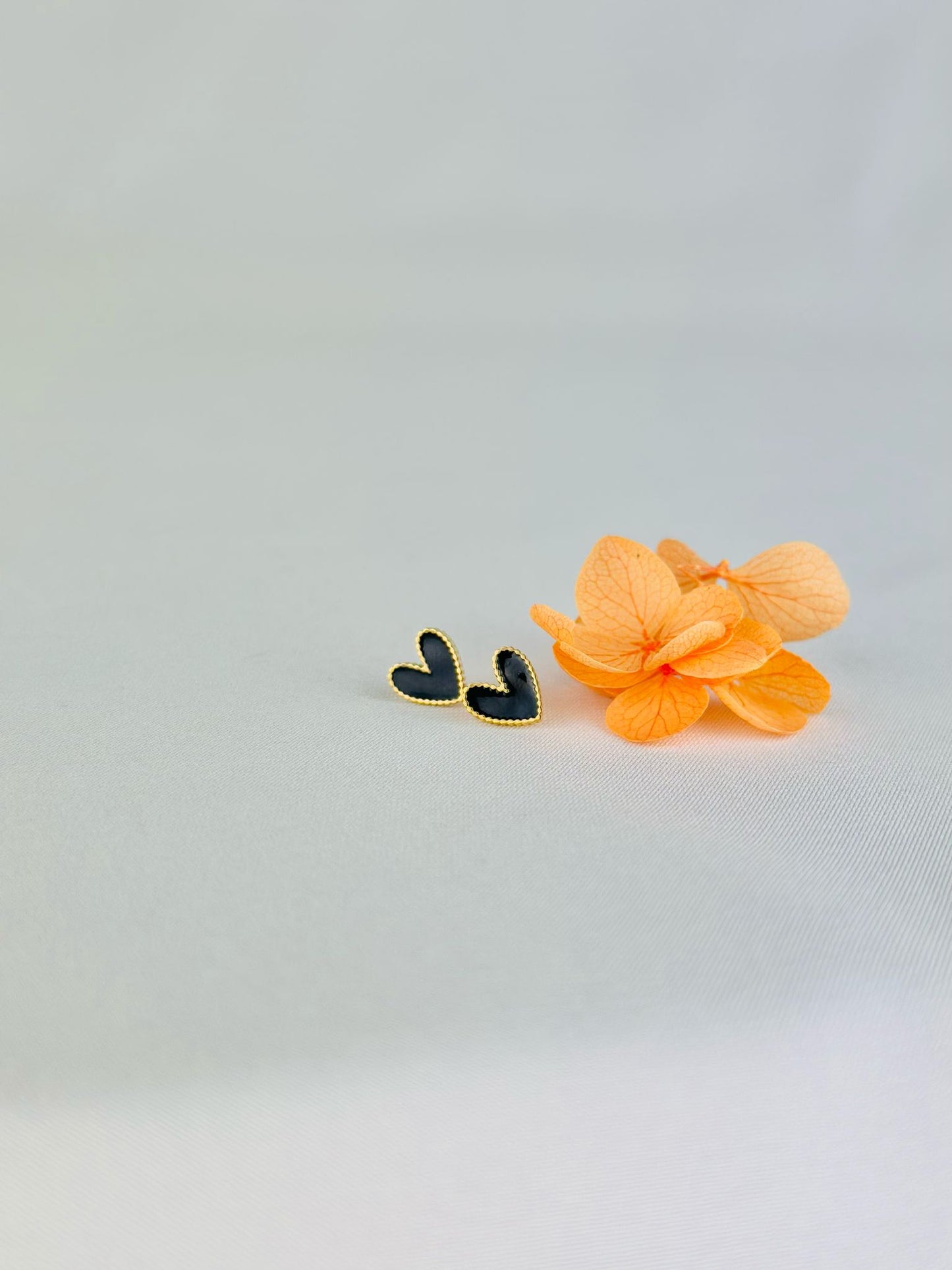 CUTE DARKENESS de la collection Little Hearts