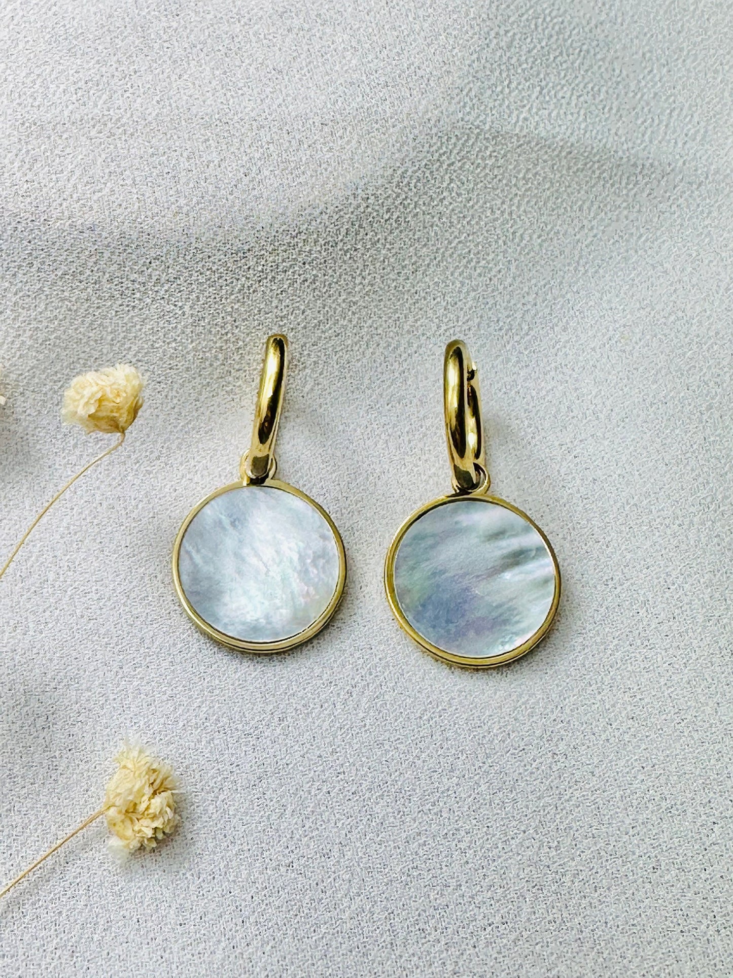 Mini créoles | Boucles d'oreilles Nacre