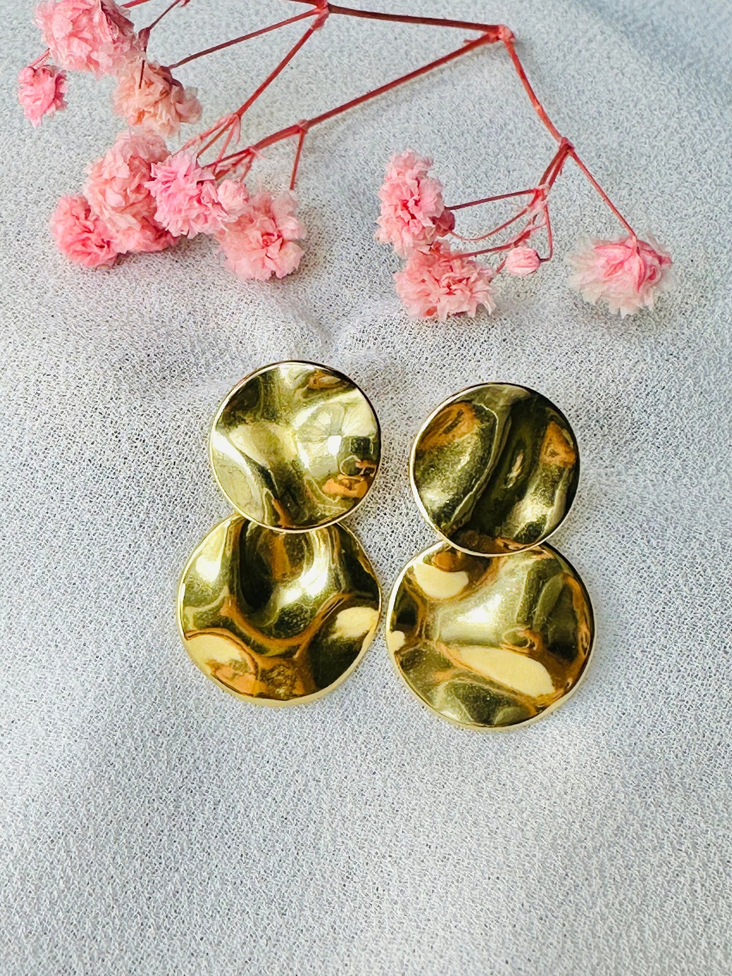 Boucle d'oreilles ALLIANCE en acier inoxydable pour femme- deux cercles martelés - idée cadeau - bijoux femmes.