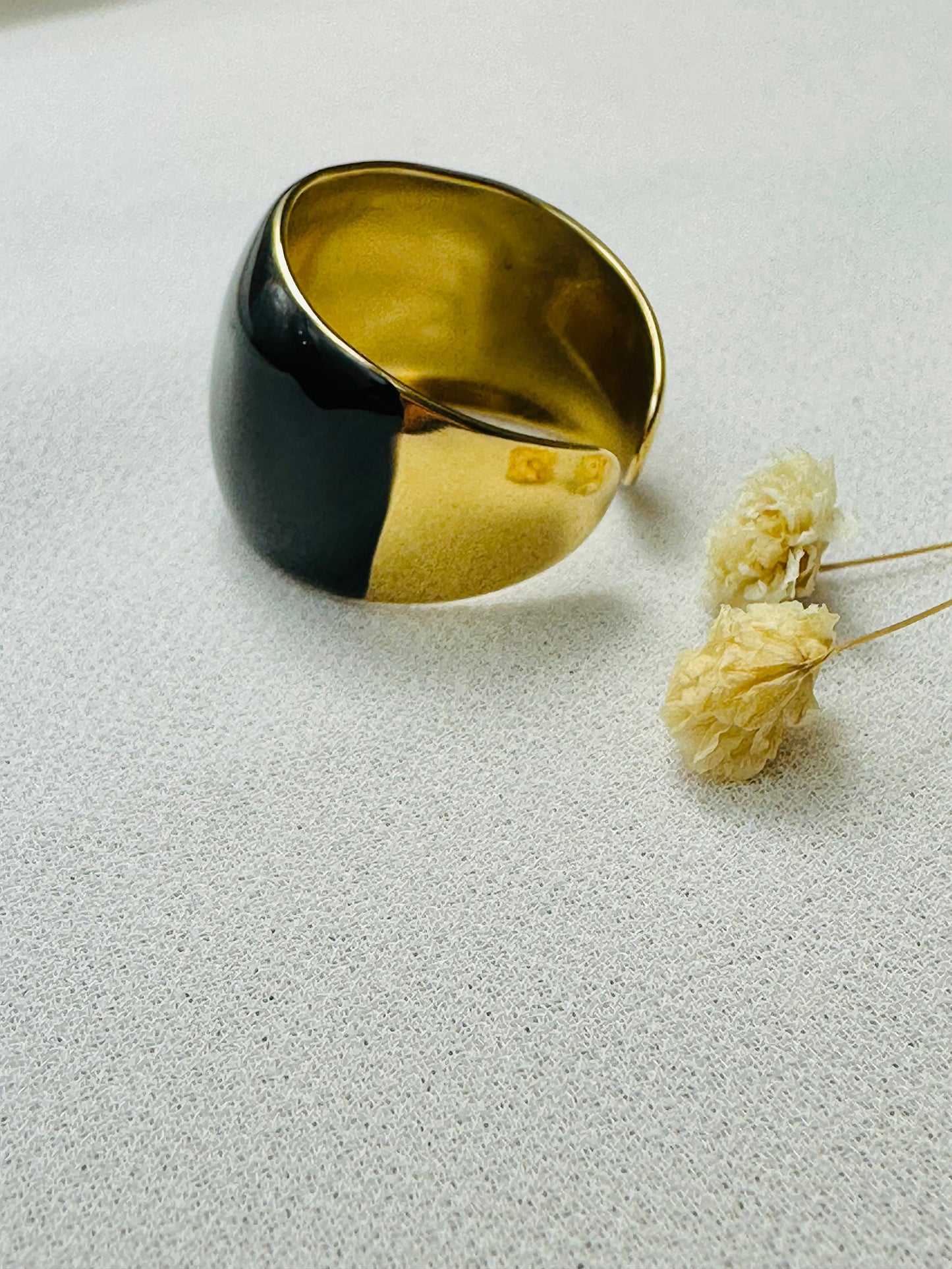 NORA adjustable stainless steel ring for women - Black Email - gift idea - jewelry for women.