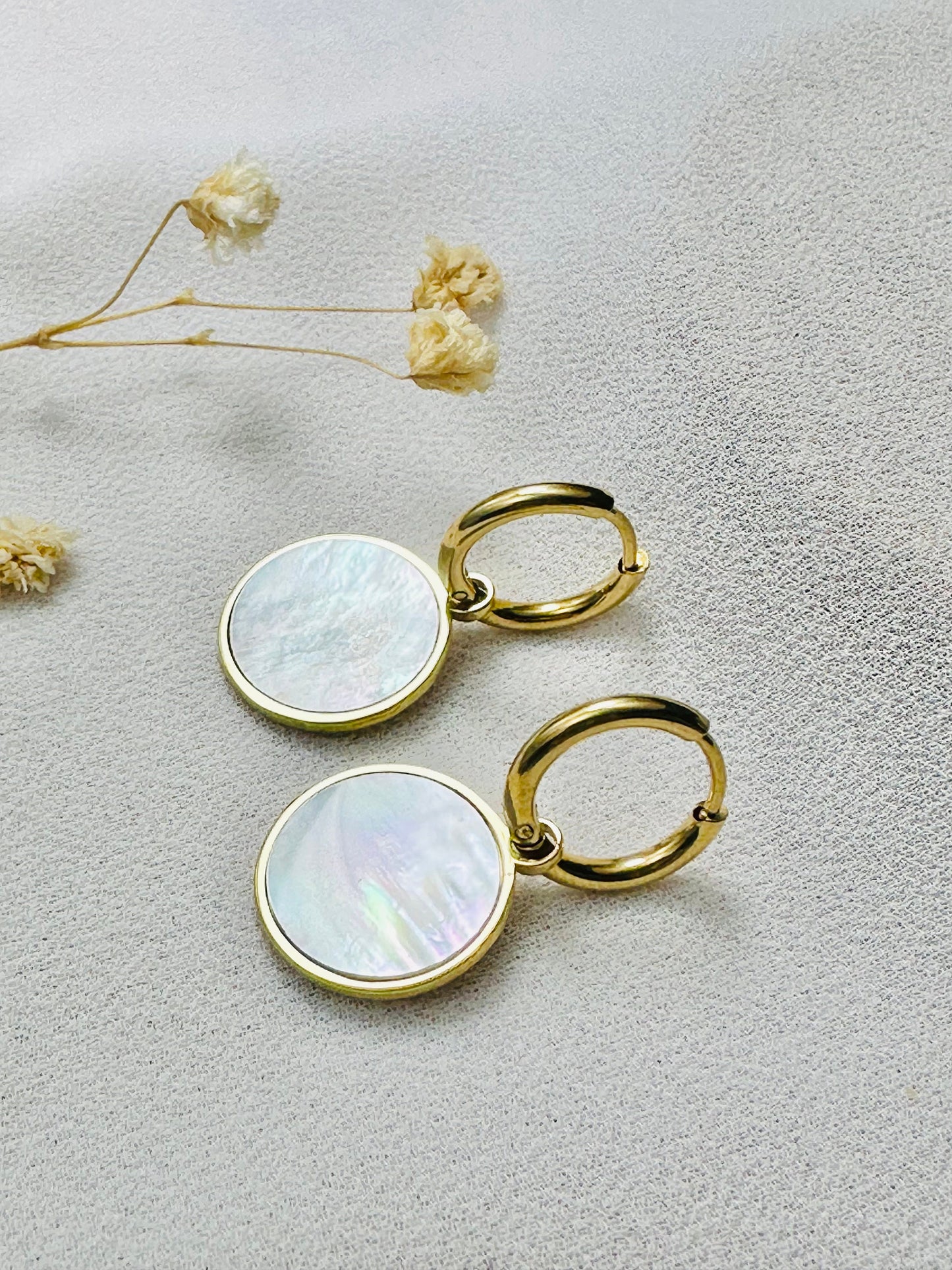 Mini créoles | Boucles d'oreilles Nacre