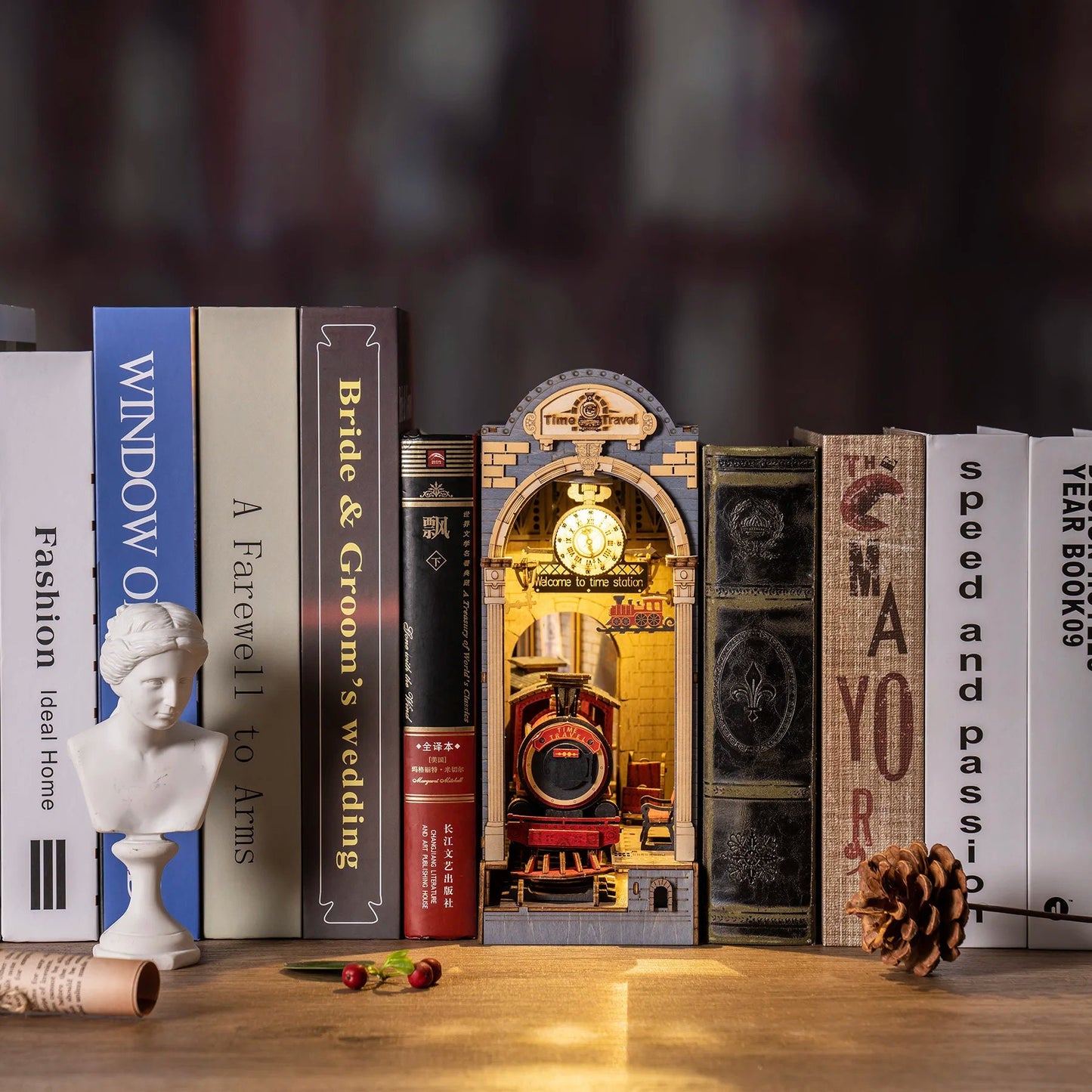 Time Train Station book nook – Décoration d'étagère – Miniature de bibliothèque en guise de serre-livres – Cadeau parfait pour enfants et adultes