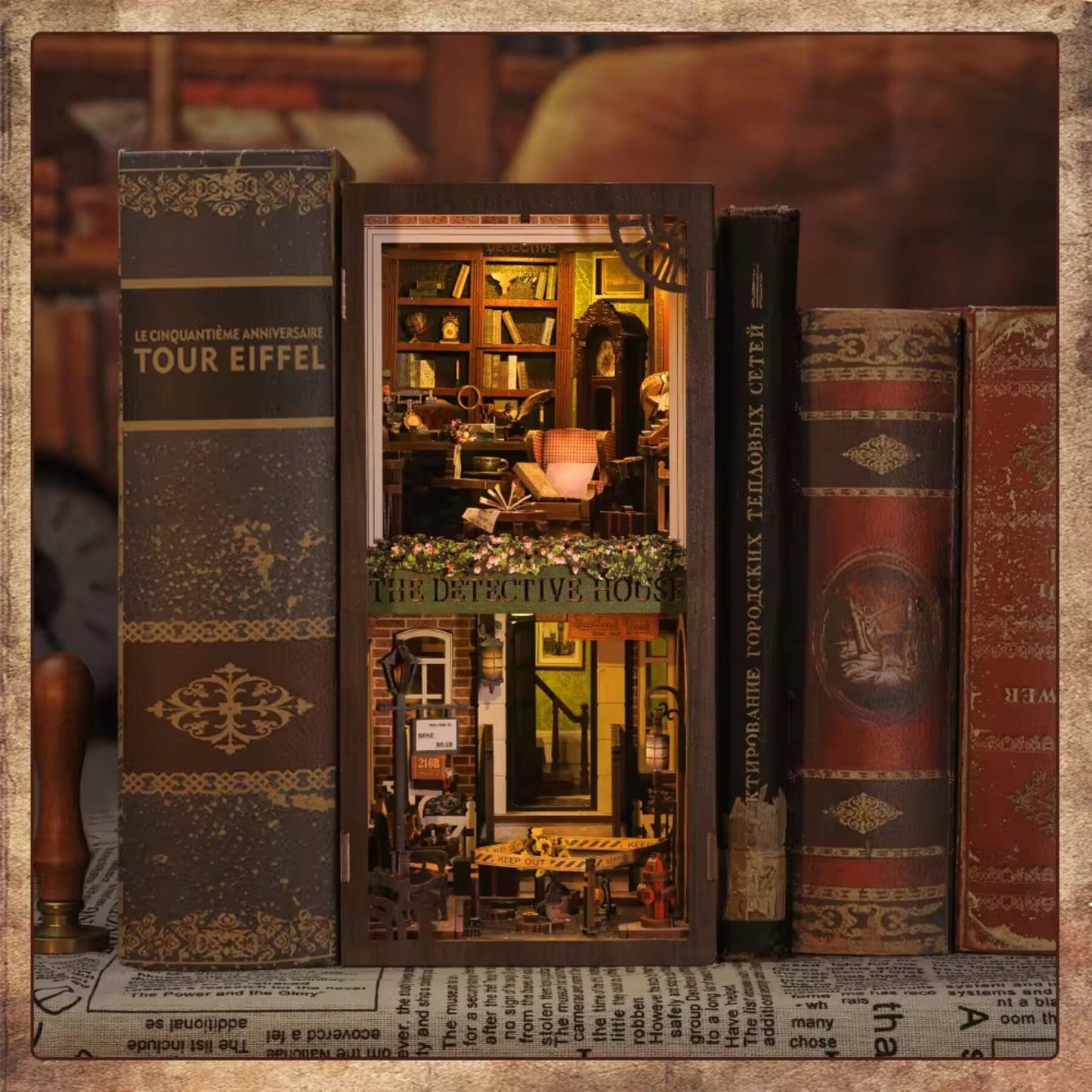 Book nook La maison du détective | Décoration d’étagère agence de détectives | Puzzle miniature 3D en bois à assembler soi-même | Cadeau parfait en tant que serre-livres.