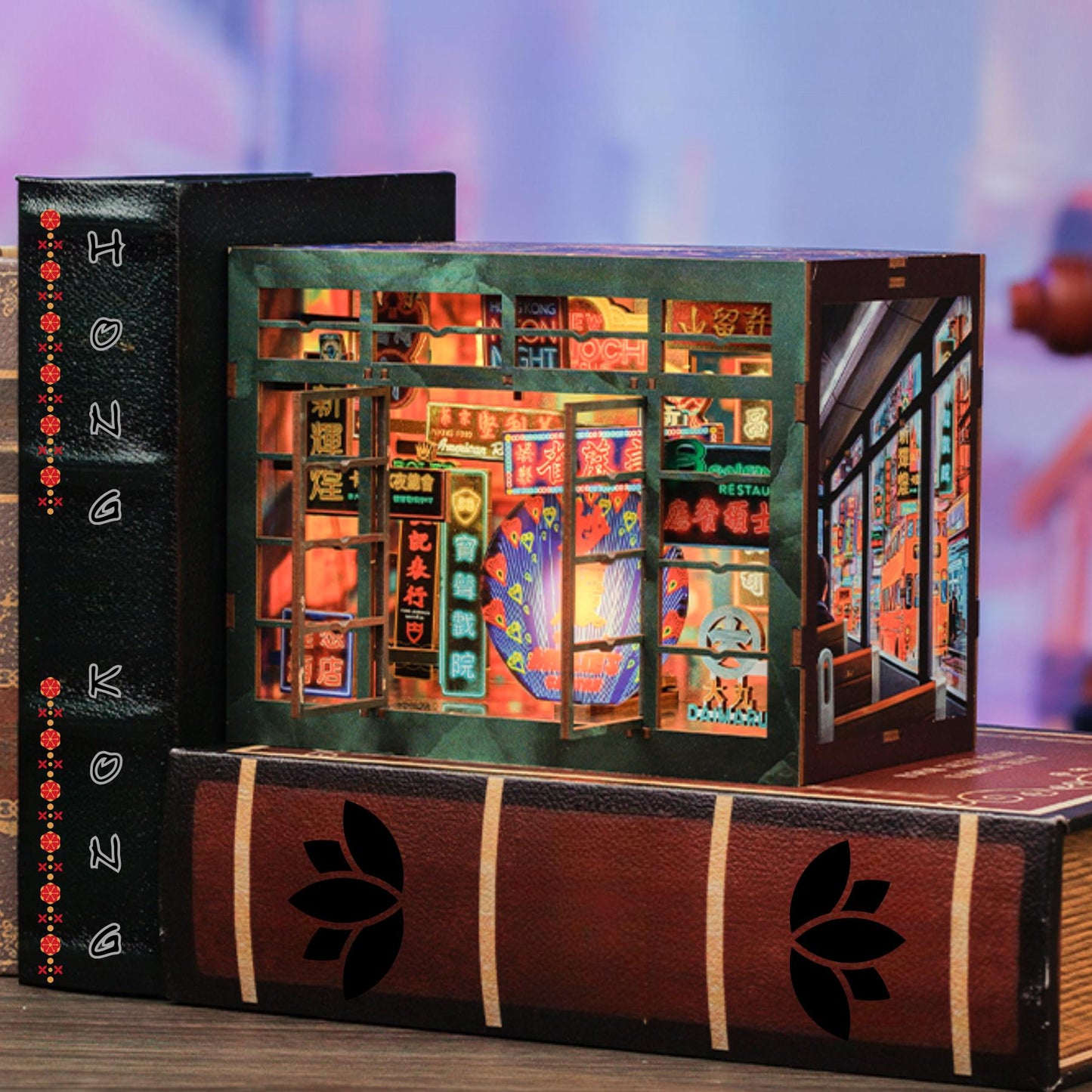 Hong kong by night mini Book nook | Décoration d’étagère Neon Night | Serre-livres | Miniature en bois 3D DIY | Cadeau parfait pour Noël