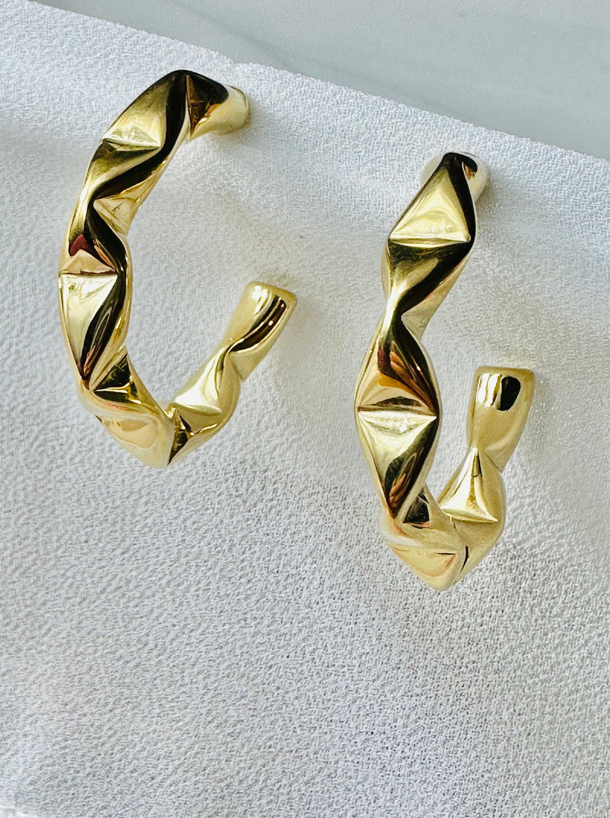 boucles, boucles d oreilles, créoles, boucle d oreille, boucle d oreille femme, boucle d oreille anneau, bijou acier inoxydable, bijoux en acier inoxydable, bijoux inoxydables, bijoux acier inoxydable doré, site de bijoux acier inoxydable